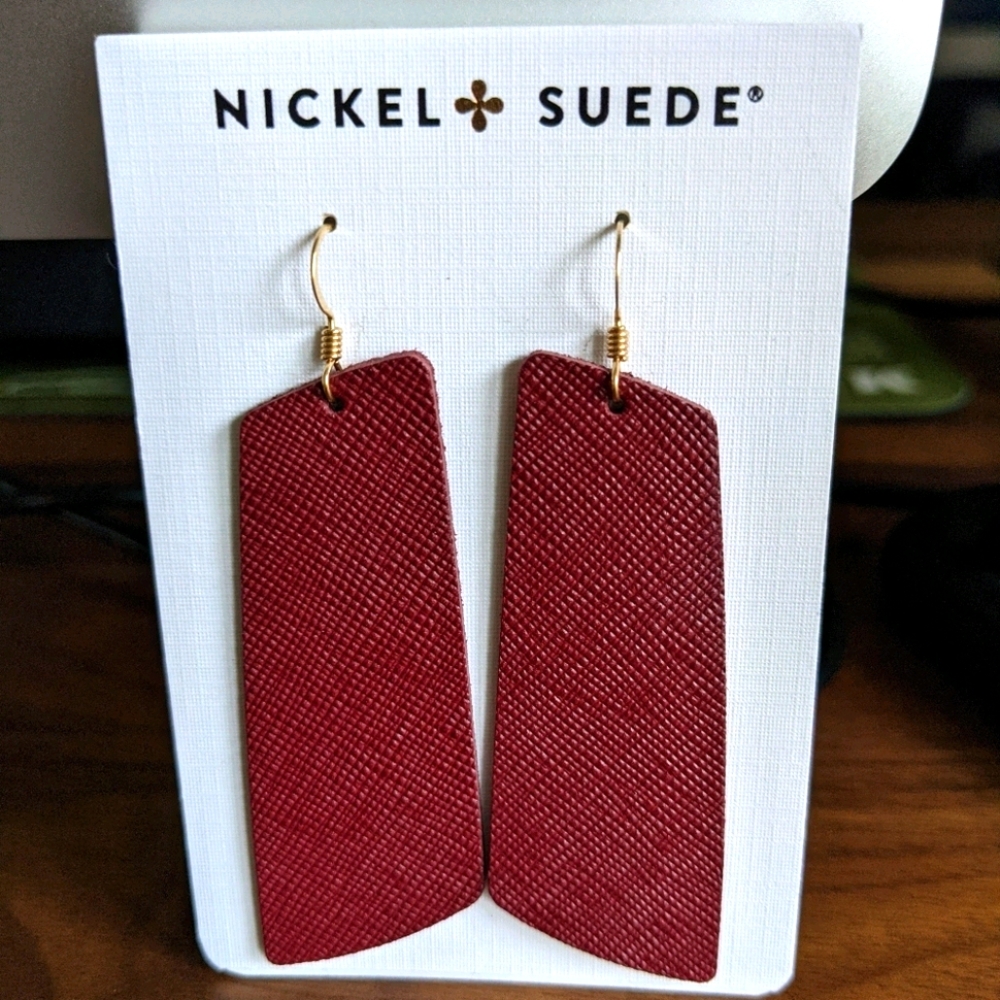NWOT Nickel & Suede Merlot Gems
